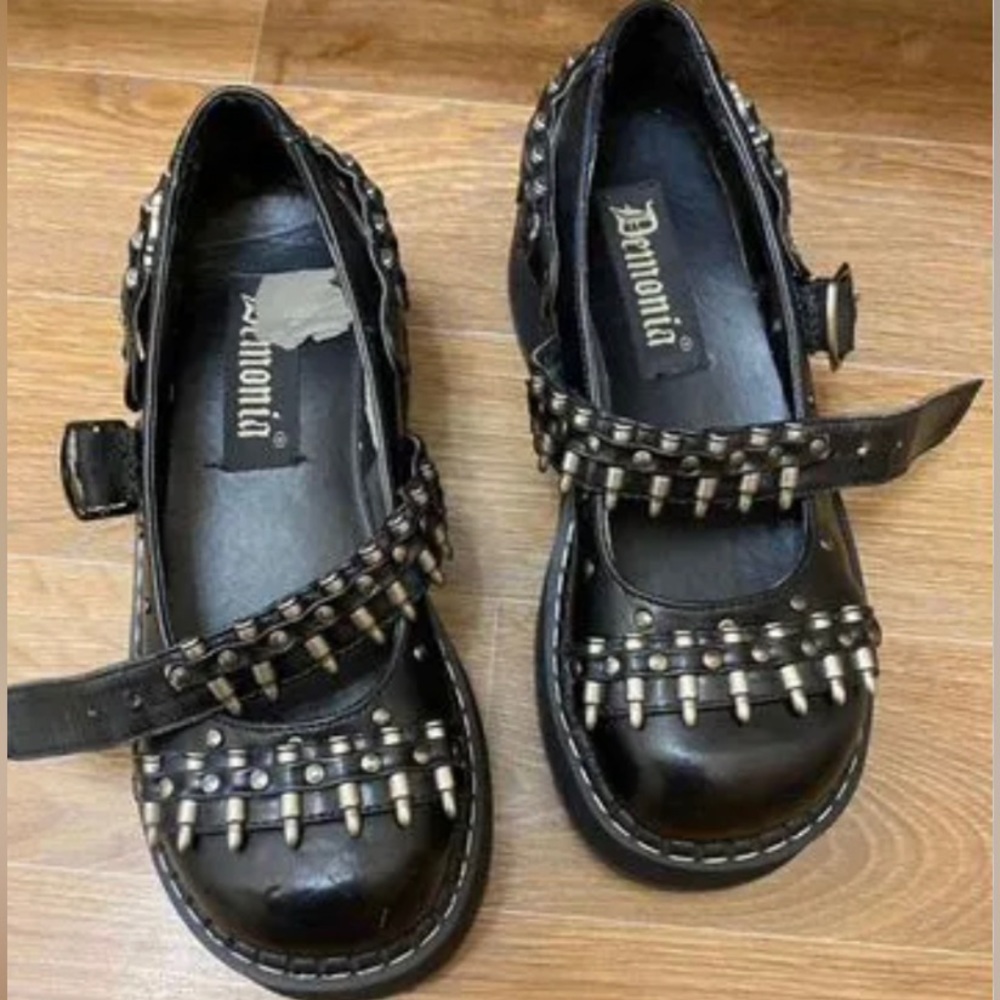 ISO demonia emily 309